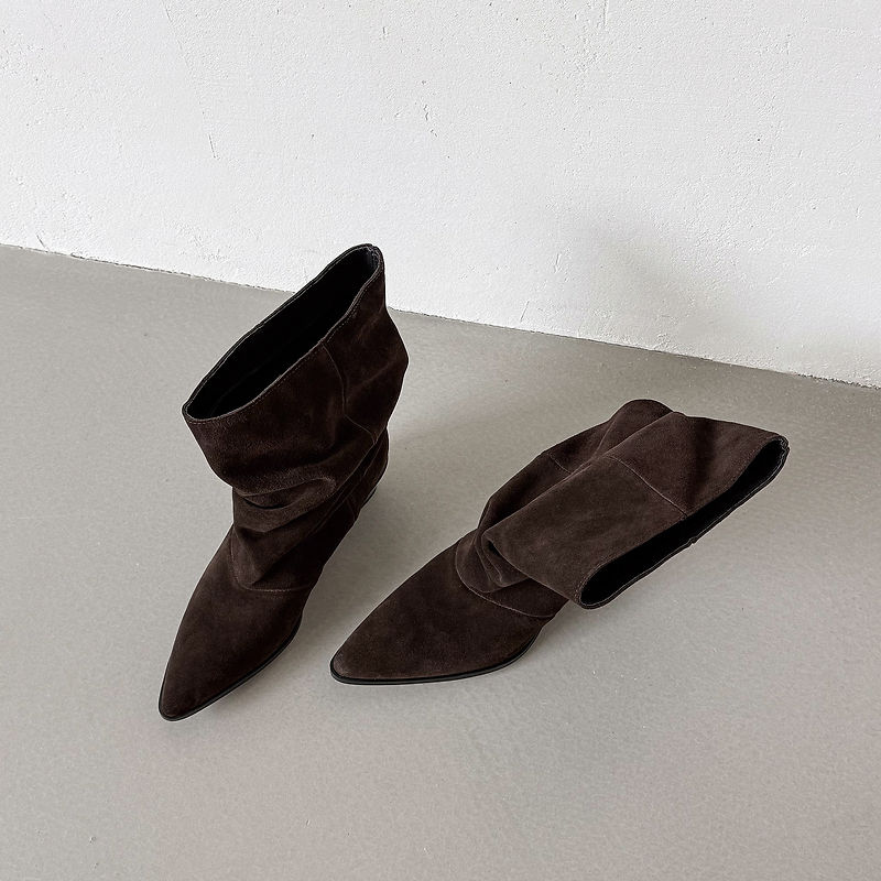 Estrella | Botines de piel de media caña