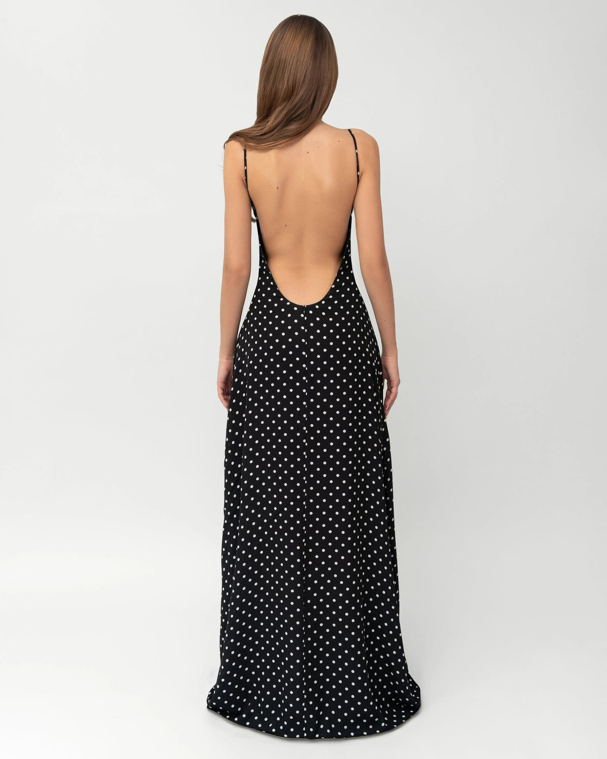 Silvia | Vestido Maxi de Lunares con Pañuelo