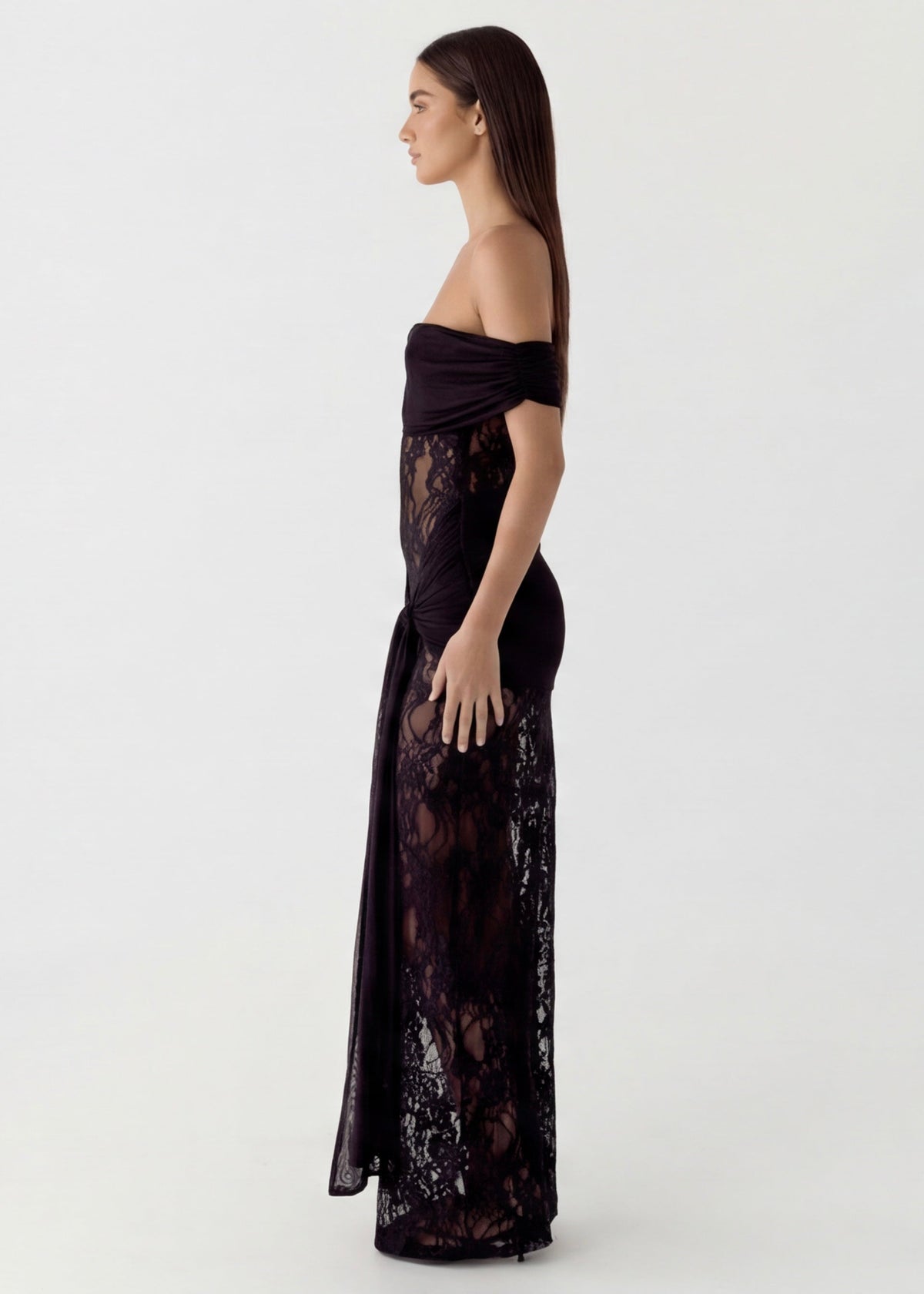Isabel | Vestido Maxi de Encaje con Hombros al Aire