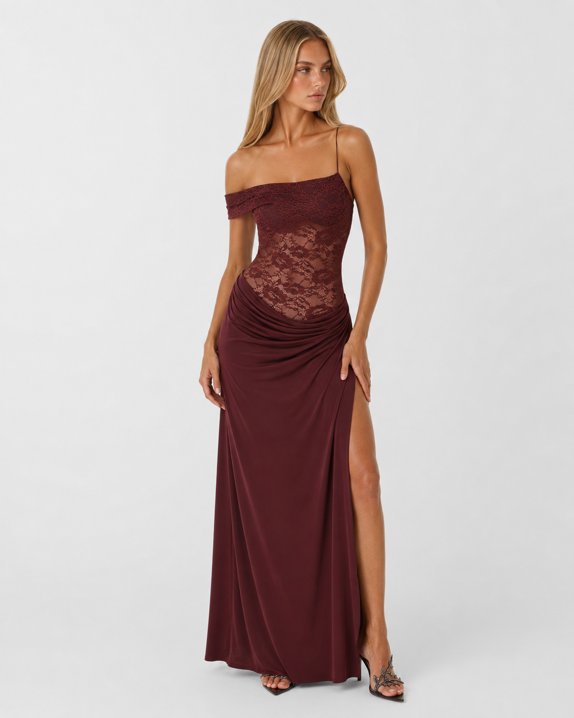 Eva | Vestido Maxi de Encaje Asimétrico