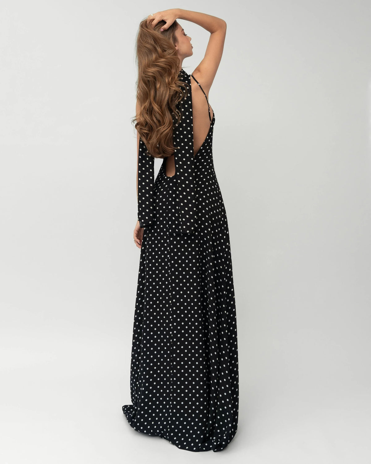 Silvia | Vestido Maxi de Lunares con Pañuelo