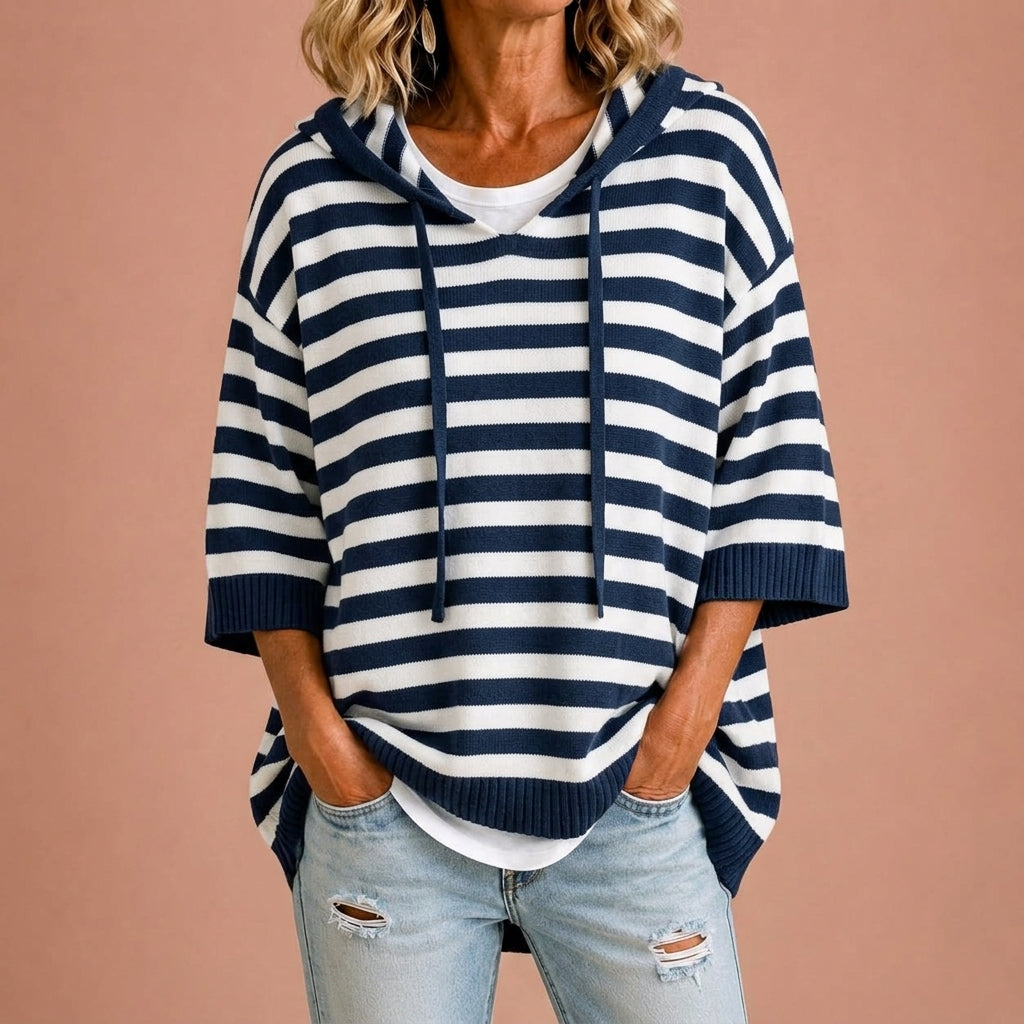 Carmina | Poncho de punto a rayas con capucha