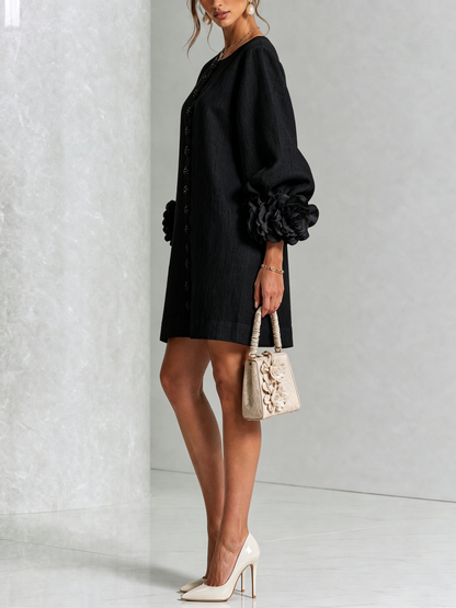 Camila | Vestido mini de lino con puños de rosa – Negro