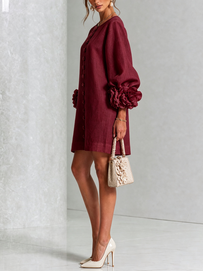Adriana | Vestido mini de lino con puños de rosa – Vino