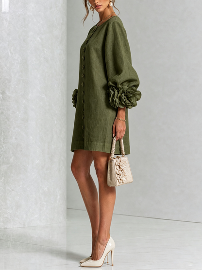 Lucía | Vestido mini de lino con puños de rosa – Verde oliva