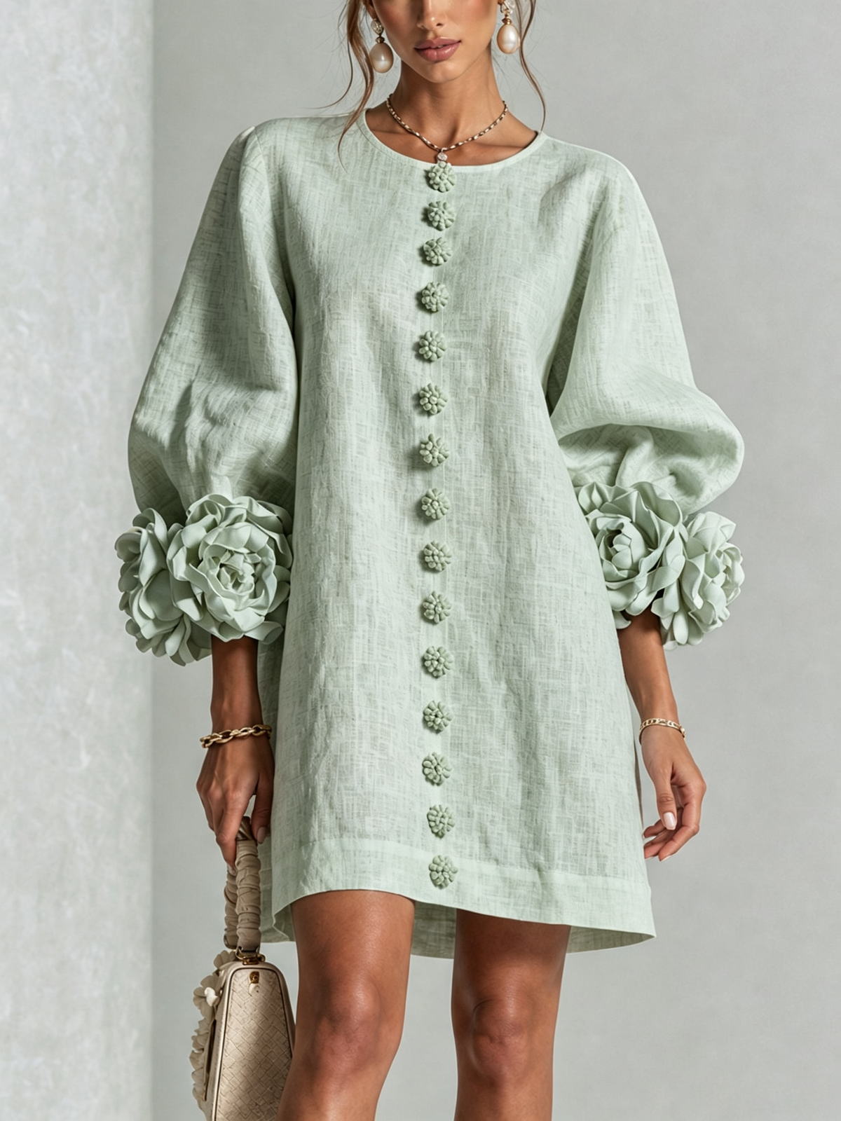 Fátima | Vestido mini de lino con puños de rosa – Verde salvia