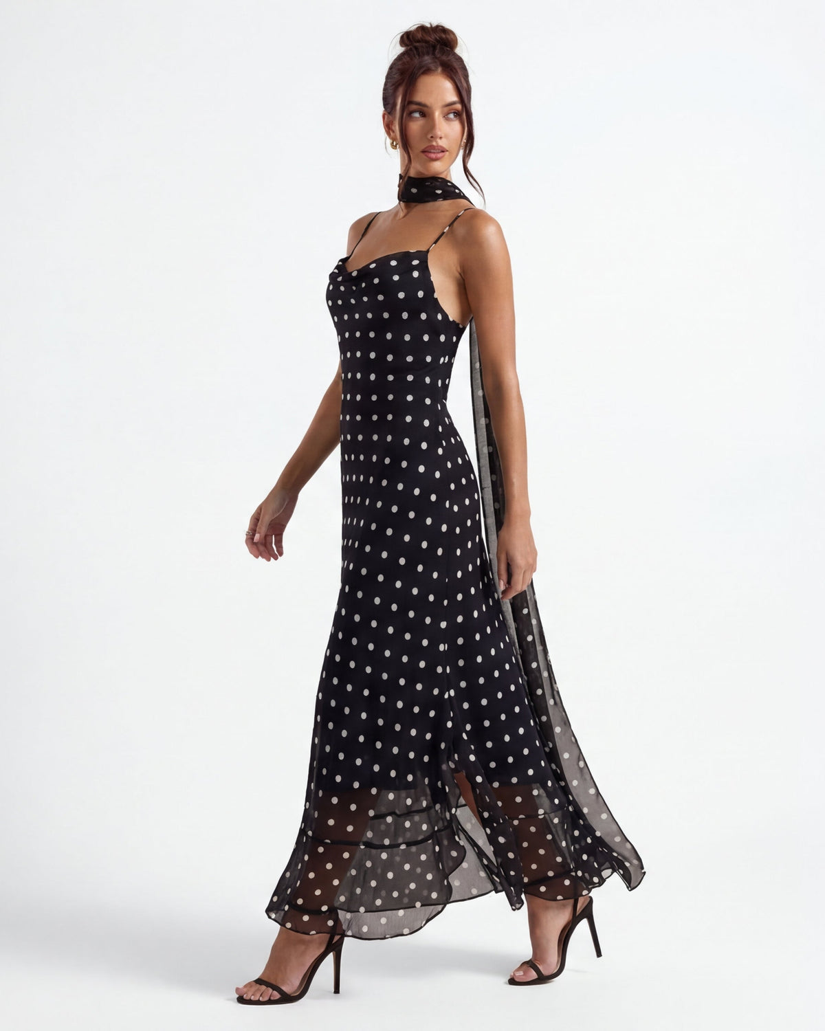 Sofía | Vestido Maxi de Lunares con Pañuelo