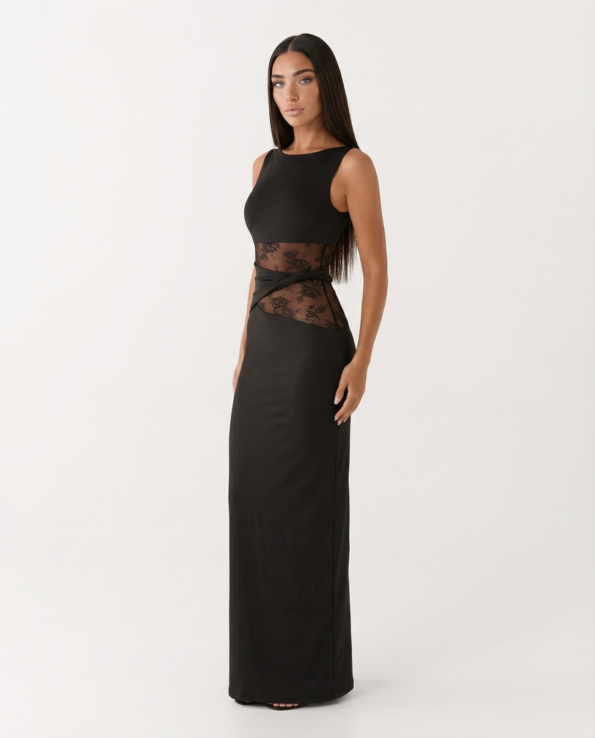 Beatriz | Vestido Maxi con Encaje y Transparencias