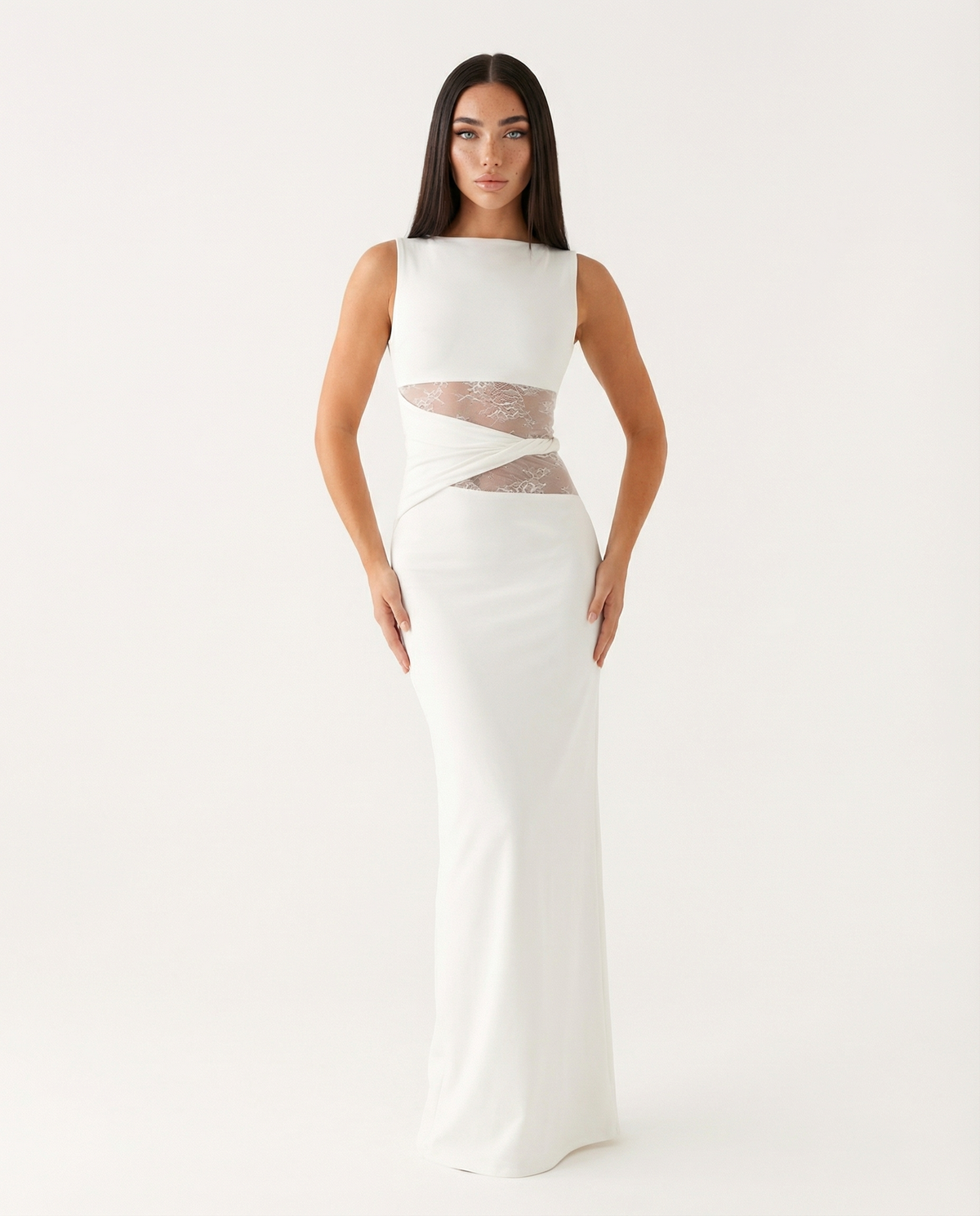 Beatriz | Vestido Maxi con Encaje y Transparencias