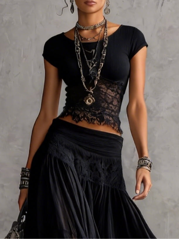 Agustina | Conjunto con top de encaje y falda maxi plisada negra